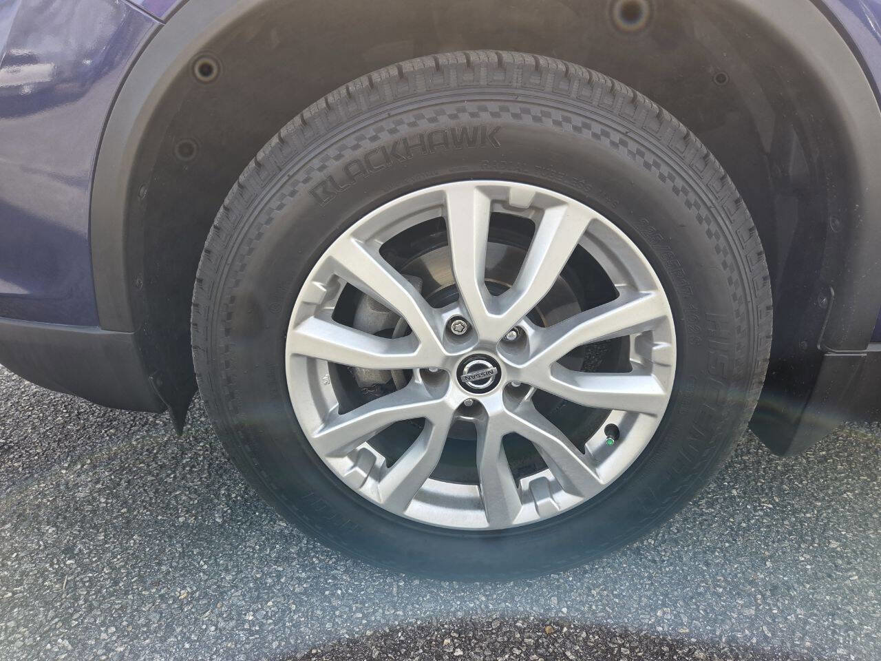 Used 2019 Nissan Rogue SV image 5