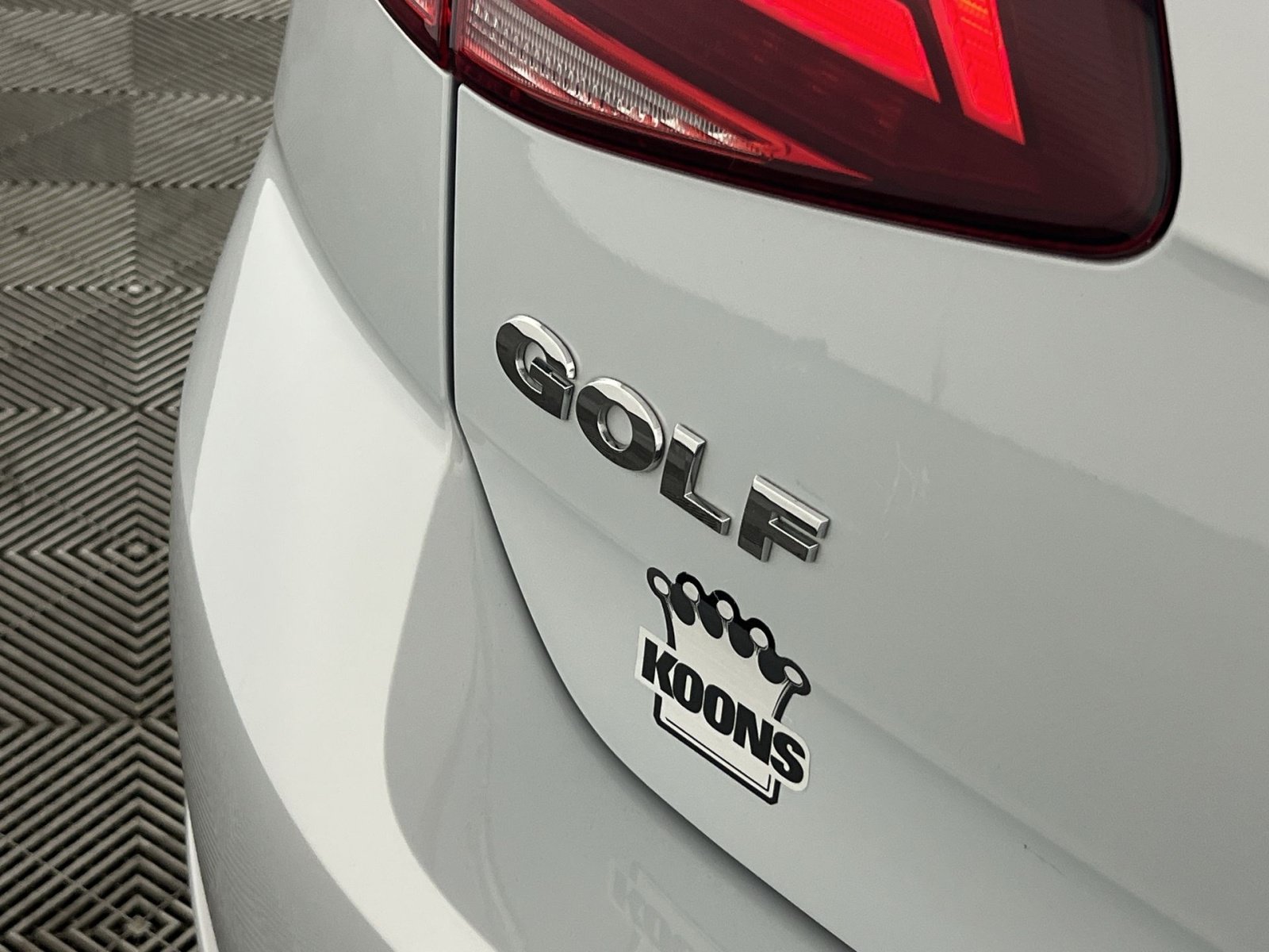 Used 2021 Volkswagen Golf 4-Door FWD image 28
