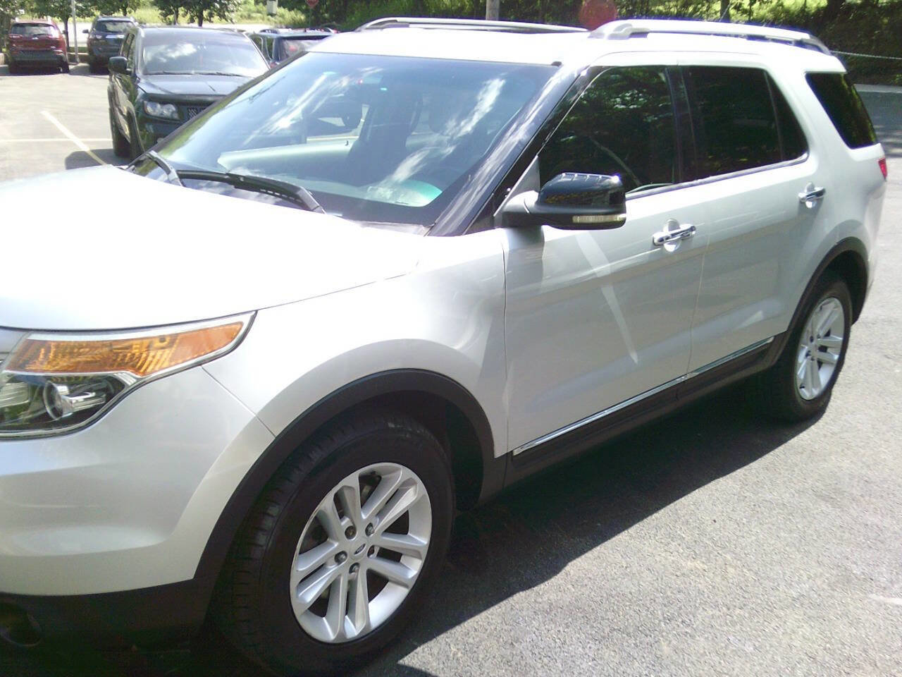 Used 2012 Ford Explorer XLT image 1