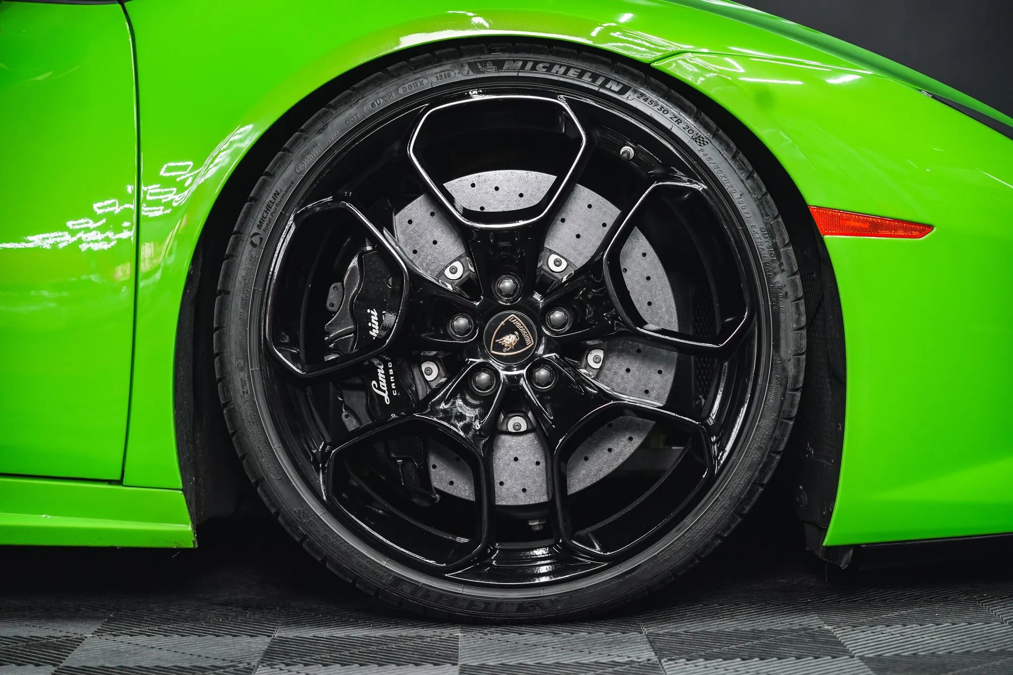 Used 2015 Lamborghini Huracan LP 610-4 image 15