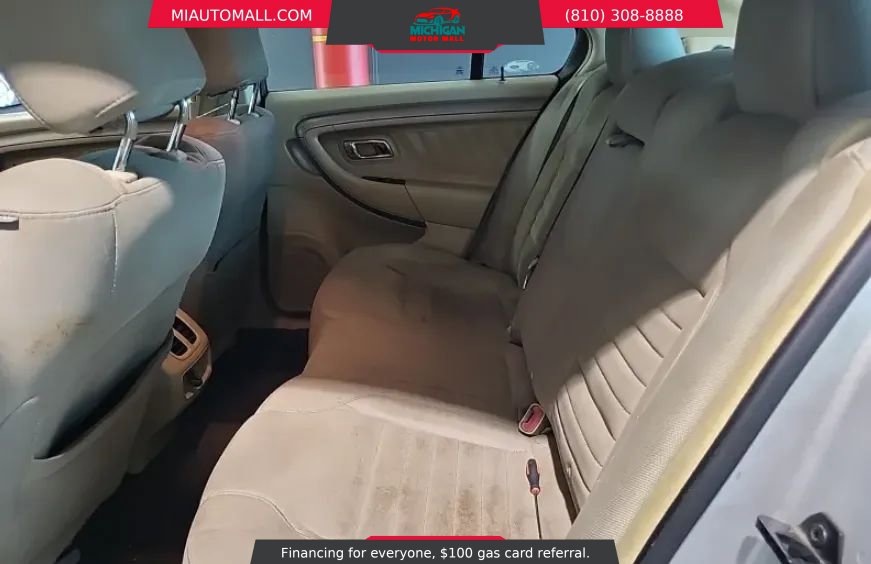 Used 2015 Ford Taurus SE image 9