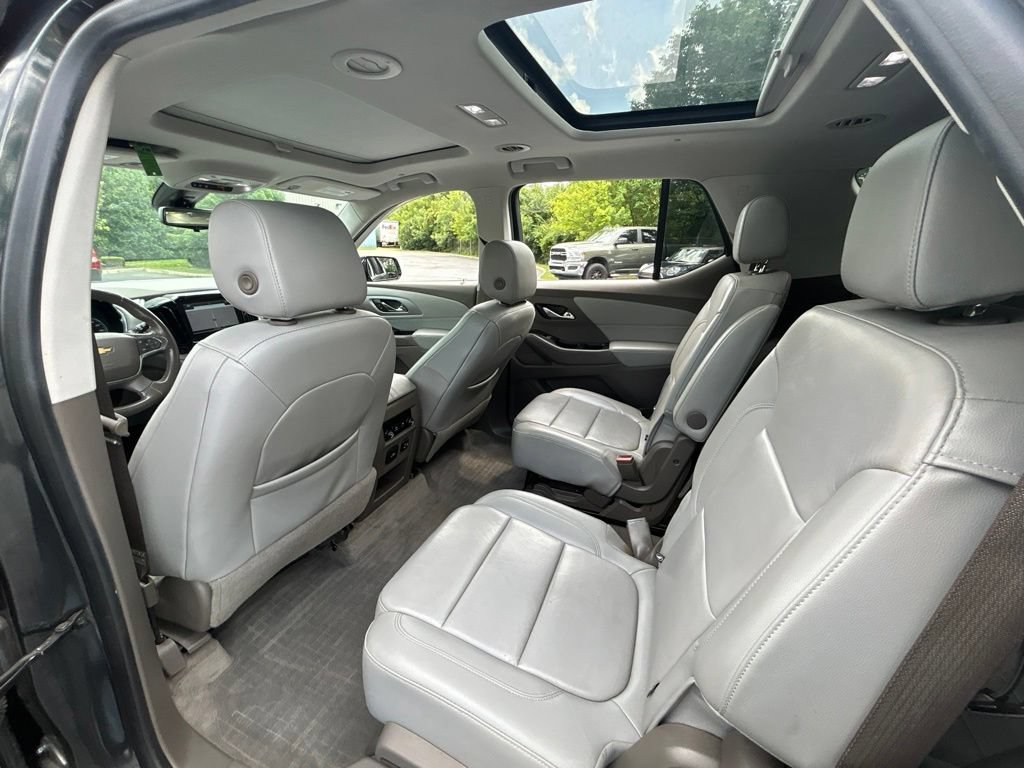 Used 2019 Chevrolet Traverse LT w/ LT Premium Package FWD image 27