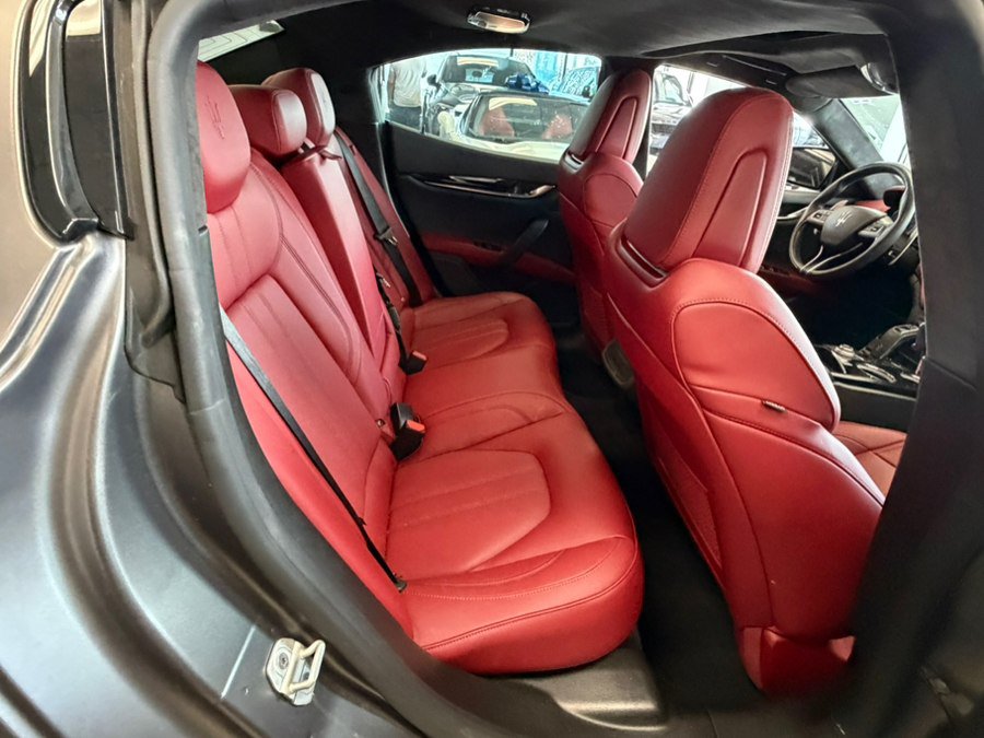Used 2022 Maserati Ghibli Modena RWD image 36