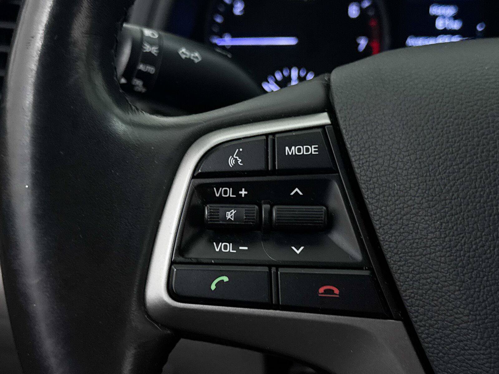 Used 2017 Hyundai Elantra Limited FWD image 33