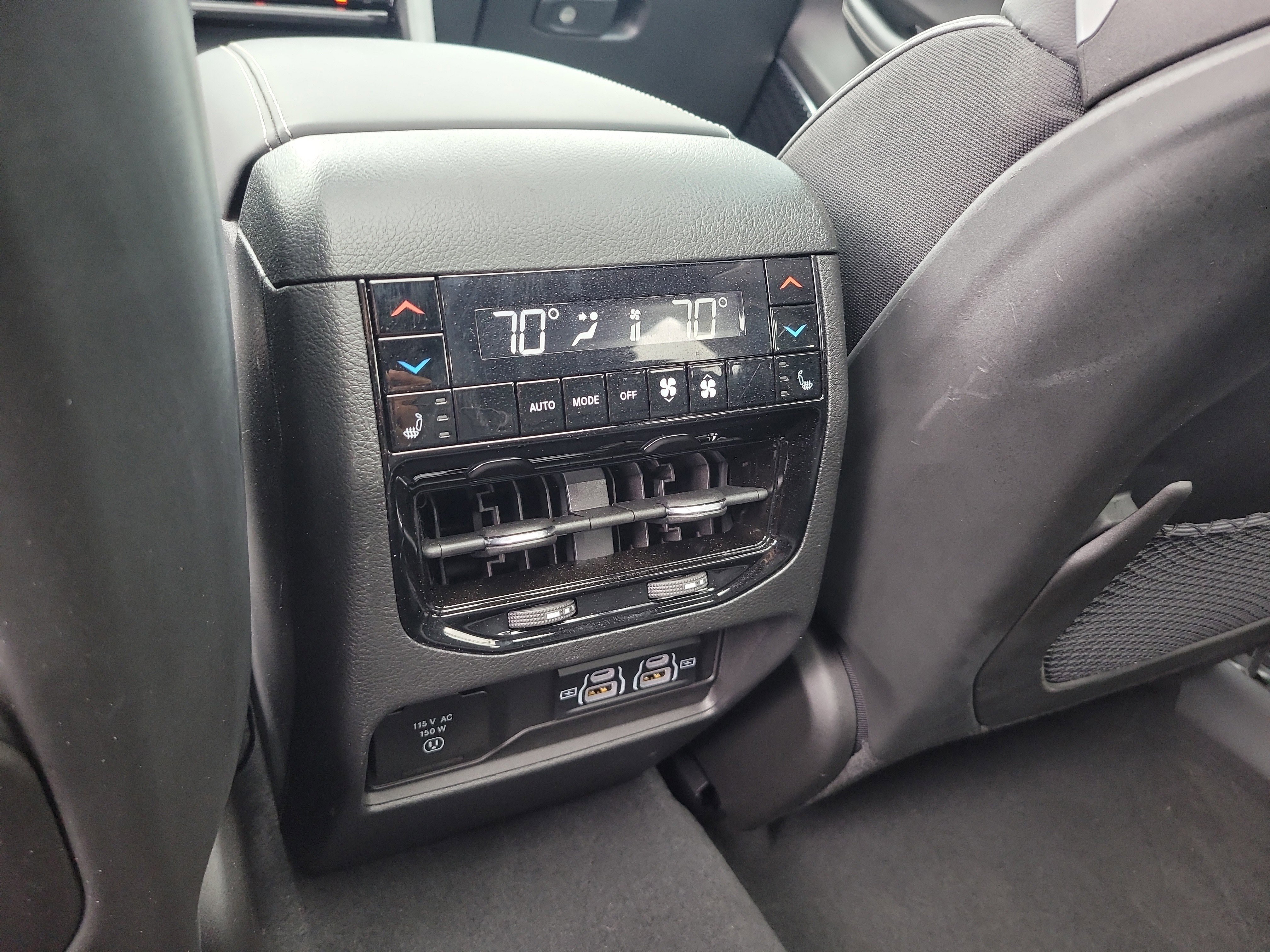 Used 2023 Jeep Grand Cherokee Overland w/ Luxury Tech Group IV image 13