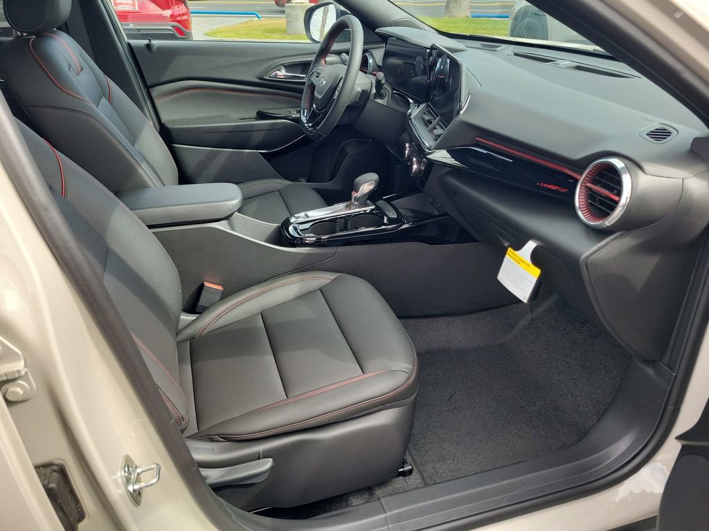 New 2026 Chevrolet Trax RS w/ Sunroof Package FWD image 15