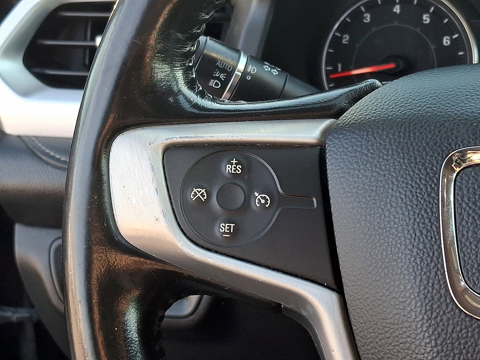 Used 2019 GMC Acadia SLT AWD/4WD image 19