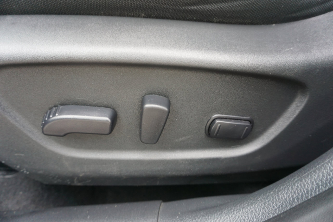 Used 2018 Nissan Rogue SV image 12