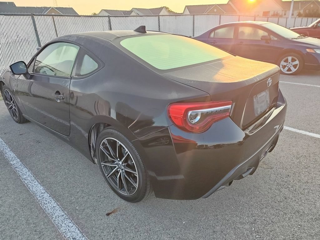 Used 2020 Toyota 86 RWD image 4