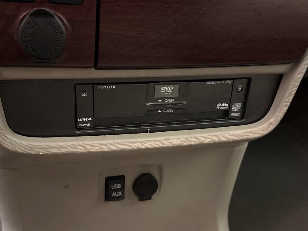 Used 2013 Toyota Sienna Limited w/ Premium Pkg FWD image 33