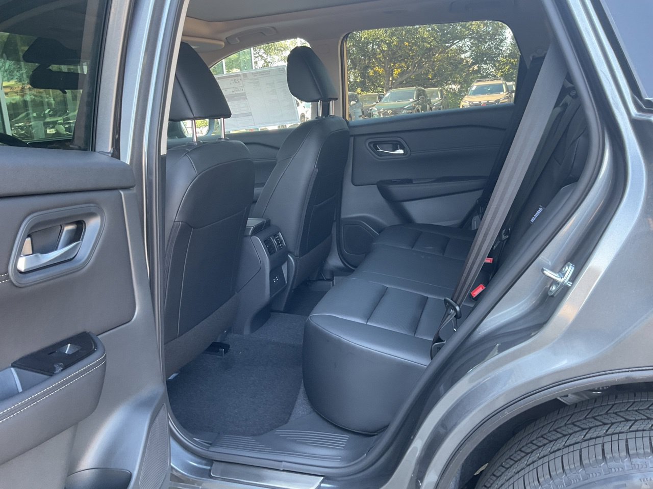 New 2027 Nissan Rogue Dark Armor AWD/4WD image 13