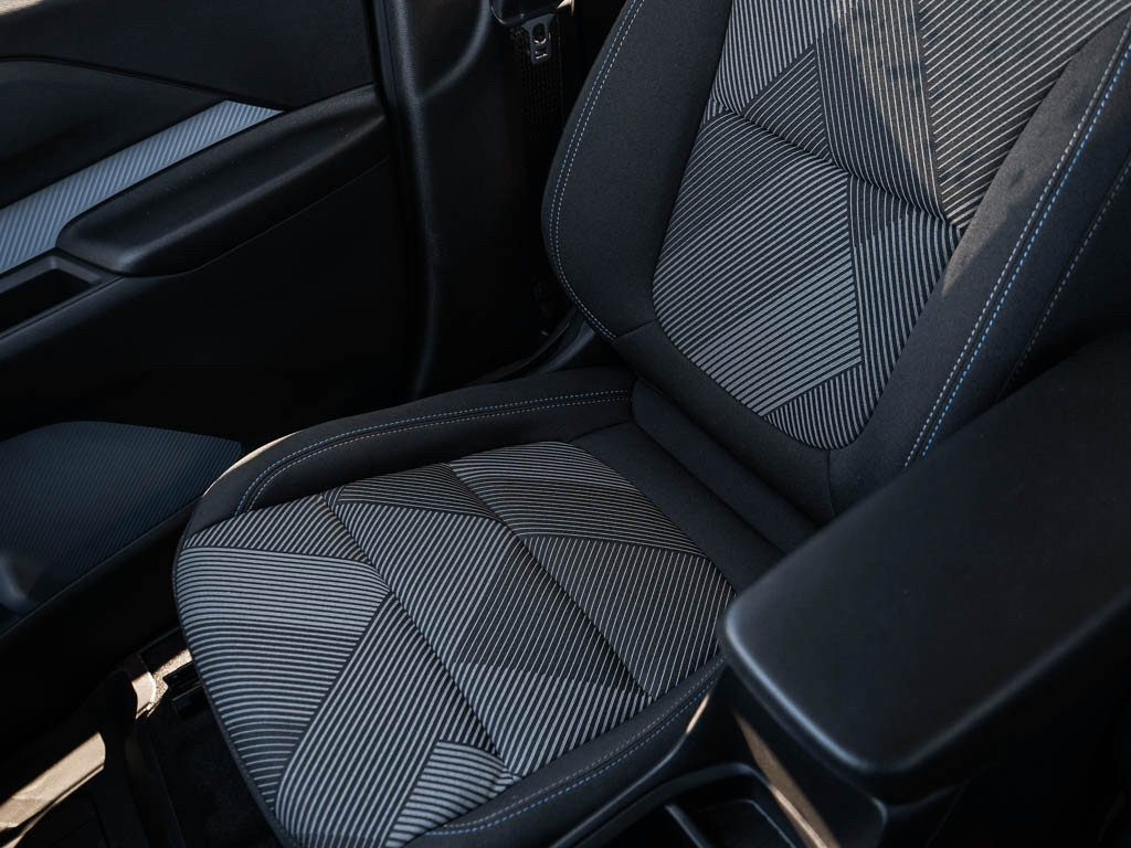 New 2027 Chevrolet Bolt LT w/ Comfort Package image 24