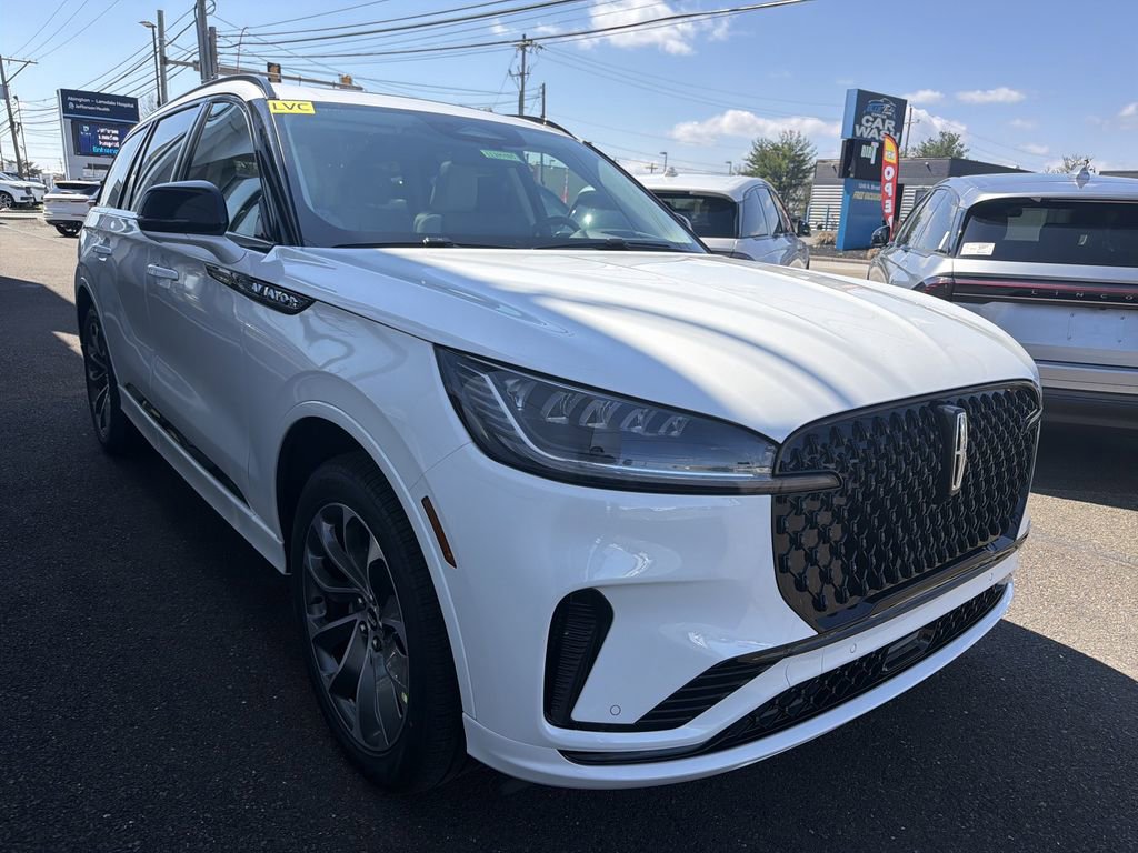 New 2026 Lincoln Aviator AWD image 4