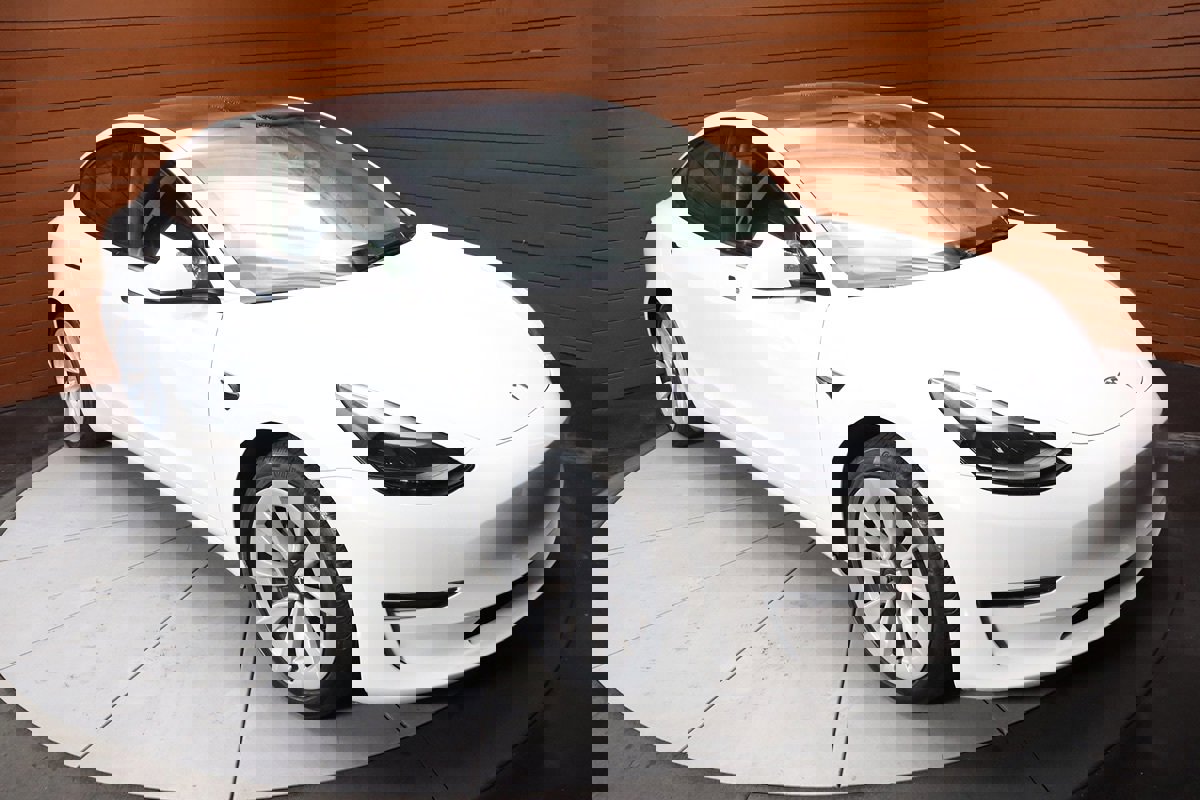 Used 2023 Tesla Model 3 Standard Range image 13