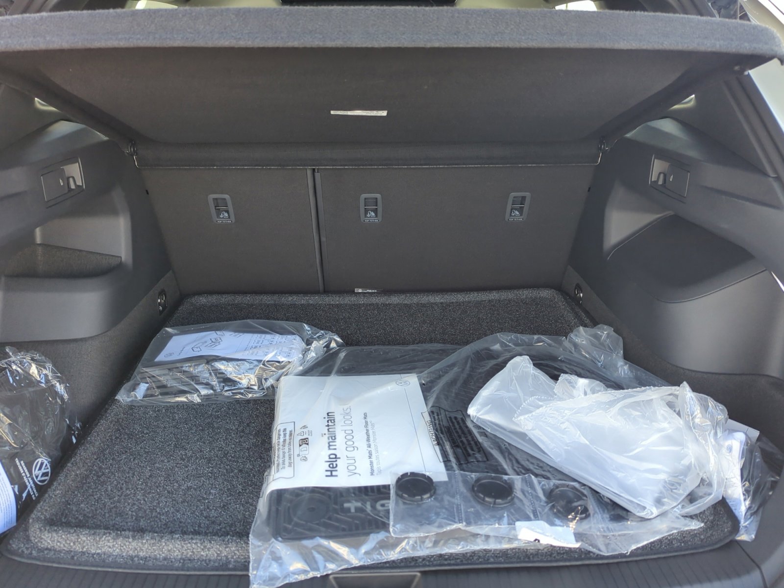 New 2026 Volkswagen Tiguan SEL R-Line image 33