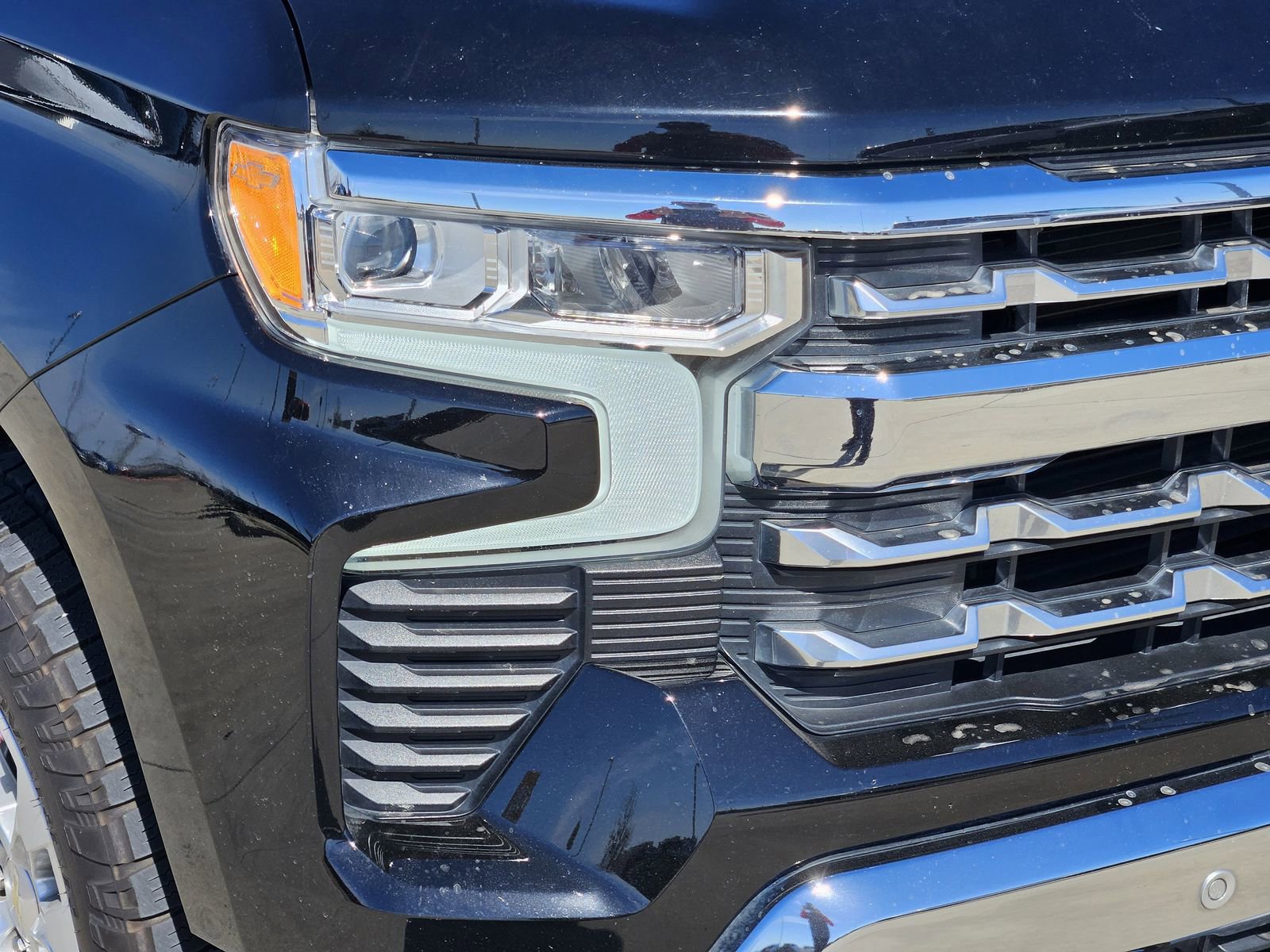 Used 2023 Chevrolet Silverado 1500 LTZ image 9