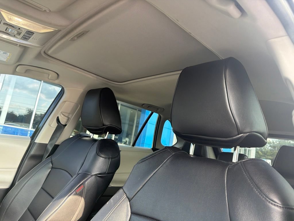Used 2022 Toyota RAV4 XLE w/ Convenience Package AWD/4WD image 4