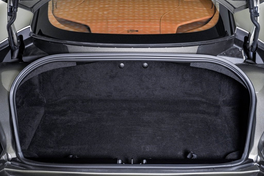 Used 2025 Aston Martin Vanquish image 37