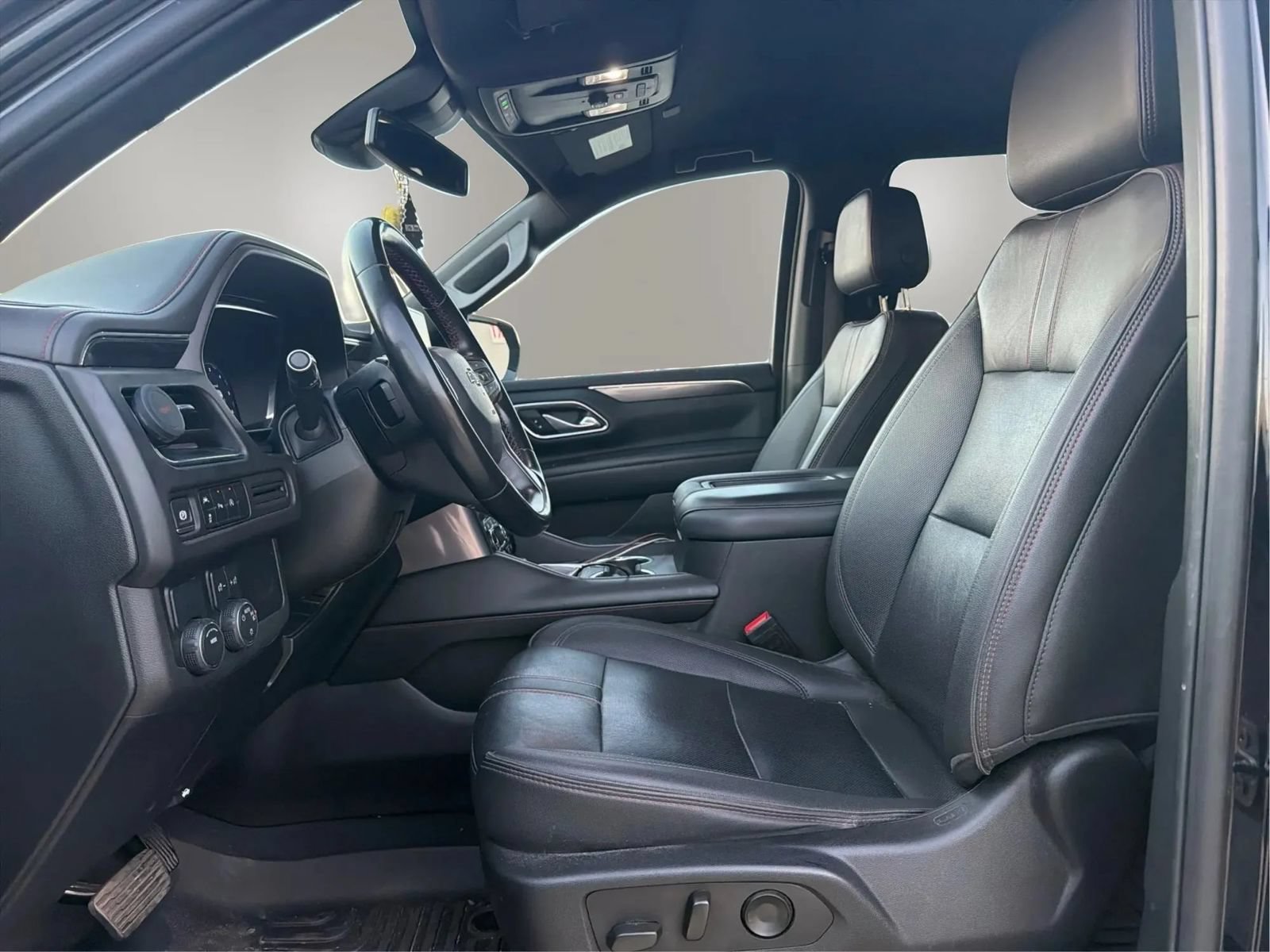 Used 2024 Chevrolet Suburban RST RWD image 11