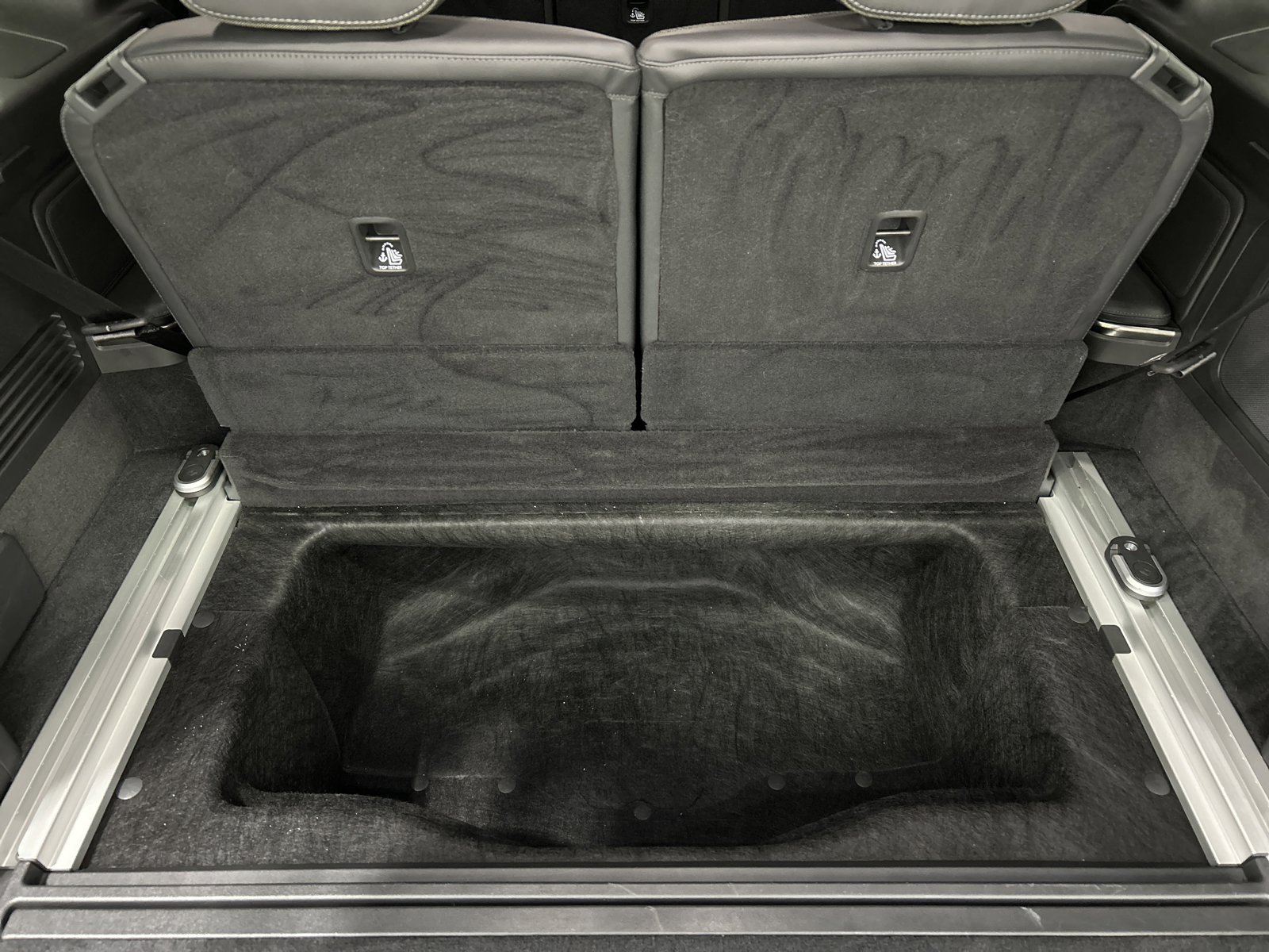 Used 2024 Rivian R1S Adventure AWD/4WD image 26