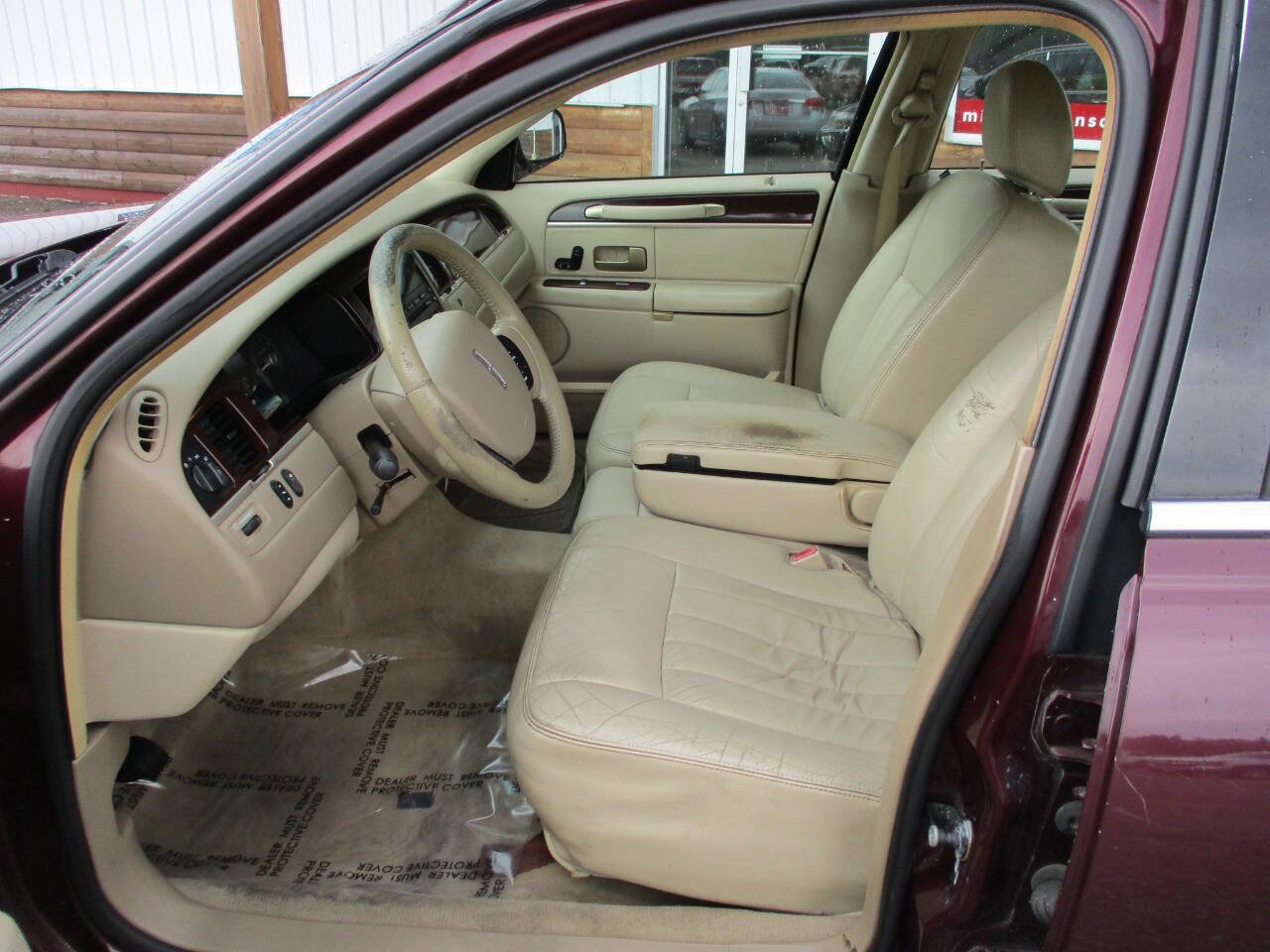 Used 2006 Lincoln Town Car Signature image 16
