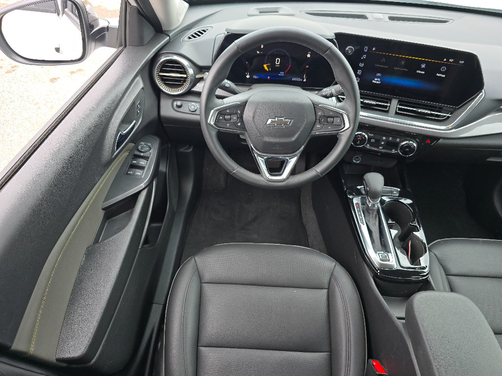 Used 2025 Chevrolet Trax ACTIV FWD image 19
