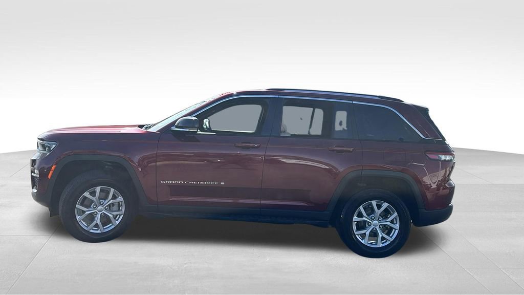 Used 2023 Jeep Grand Cherokee Limited w/ Luxury Tech Group II image 4