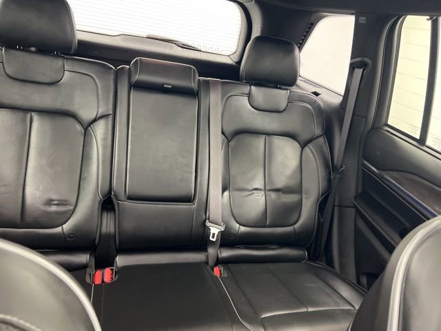 Used 2022 Jeep Grand Cherokee Overland w/ Adv Protech Group III image 28