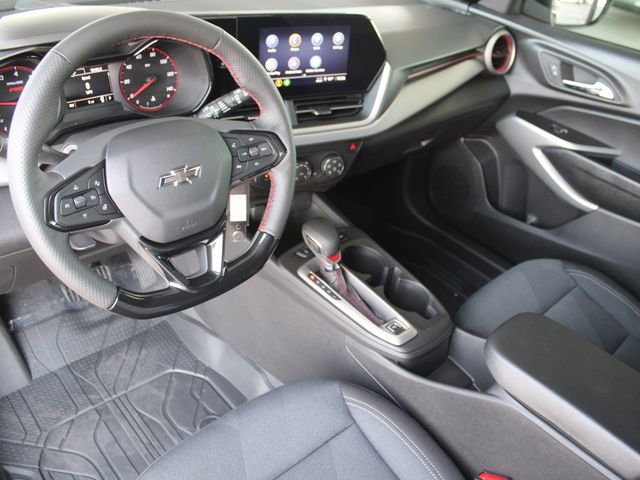 New 2026 Chevrolet Trax RS w/ Sunroof Package image 2