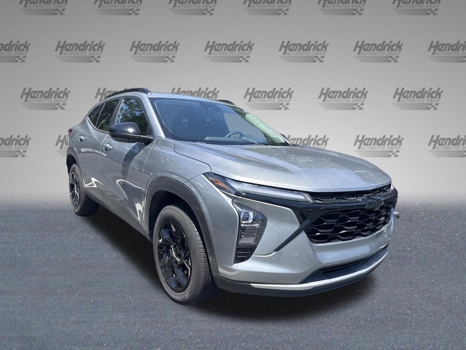Used 2025 Chevrolet Trax LT w/ Driver Confidence Package FWD video 2