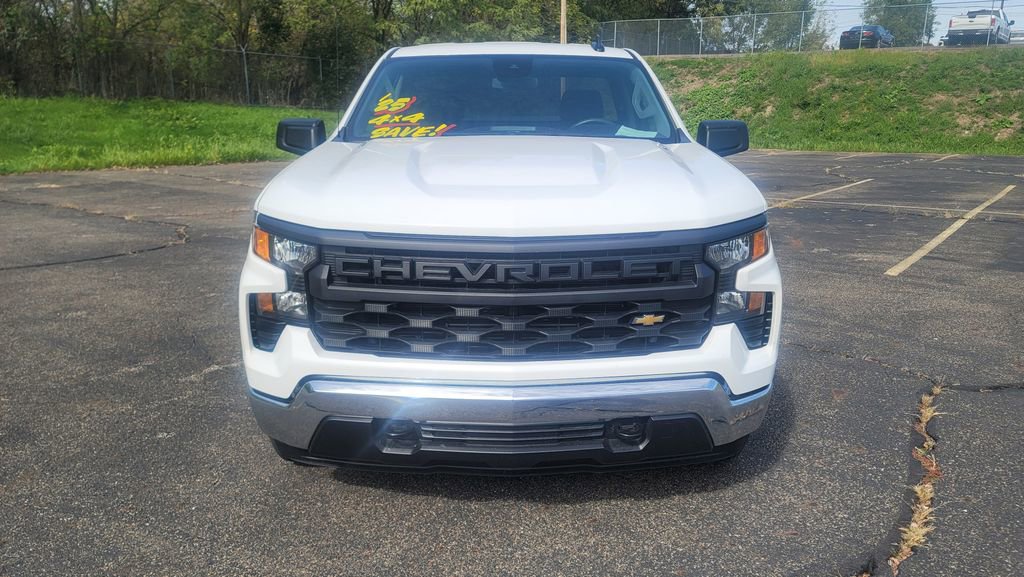 Used 2025 Chevrolet Silverado 1500 W/T w/ WT Value Package image 4