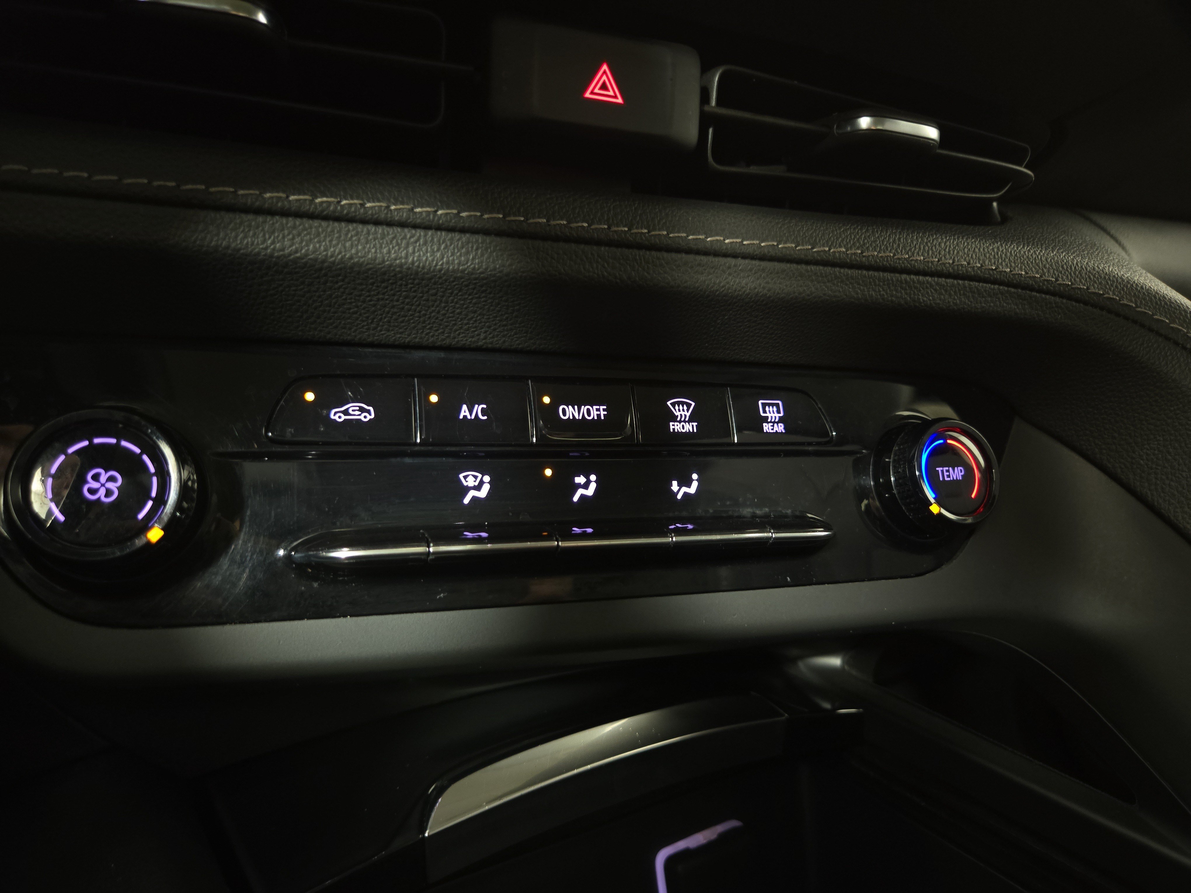 Used 2022 Buick Envision Preferred w/ Sport Touring Package FWD image 25