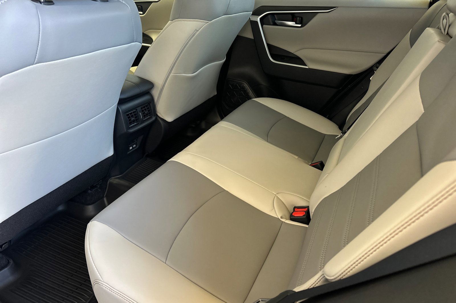 New 2025 Toyota RAV4 XLE Premium image 13