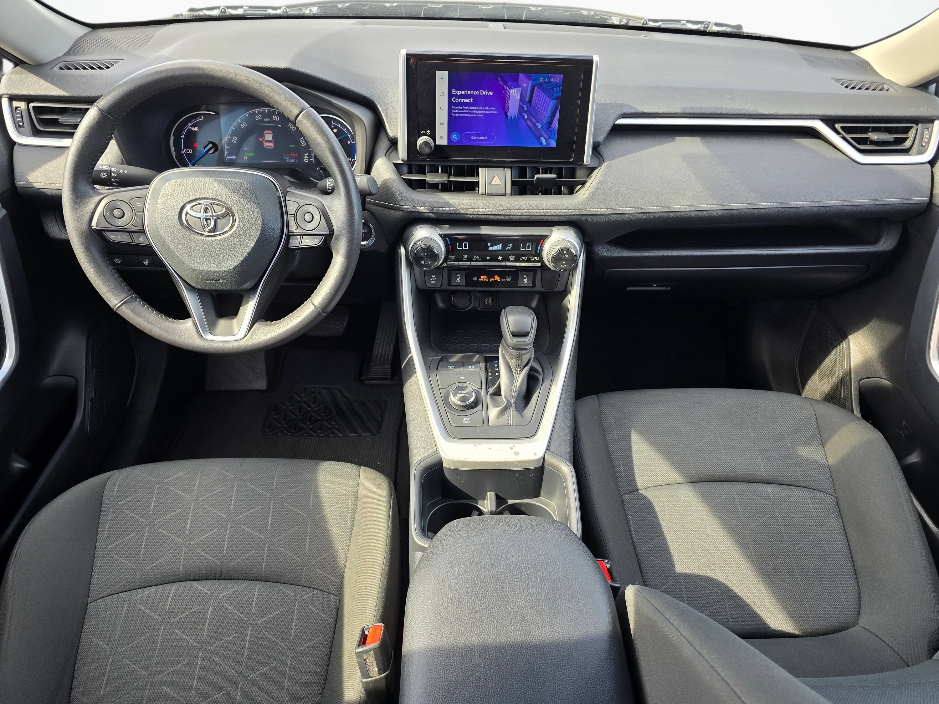 Used 2025 Toyota RAV4 XLE w/ Convenience Package AWD/4WD image 16