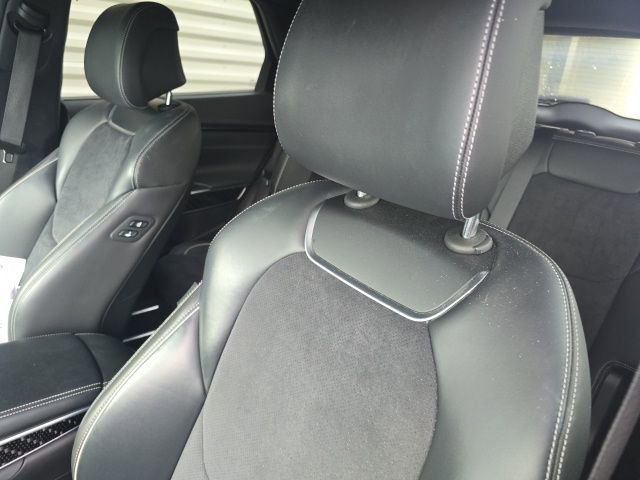 Used 2022 Genesis GV70 3.5T Sport w/ Sport Prestige Package image 9