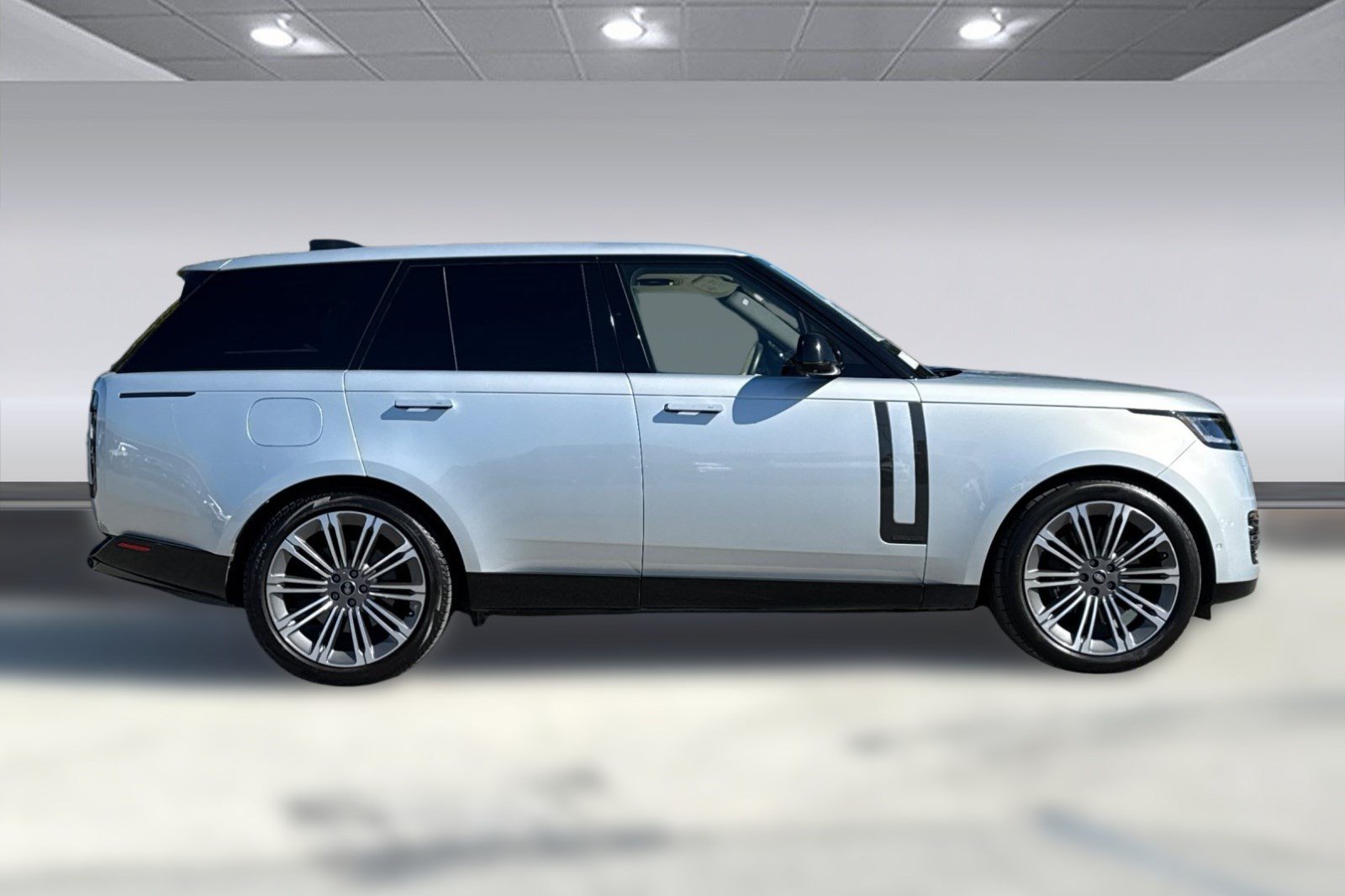 Used 2023 Land Rover Range Rover Autobiography AWD/4WD image 8