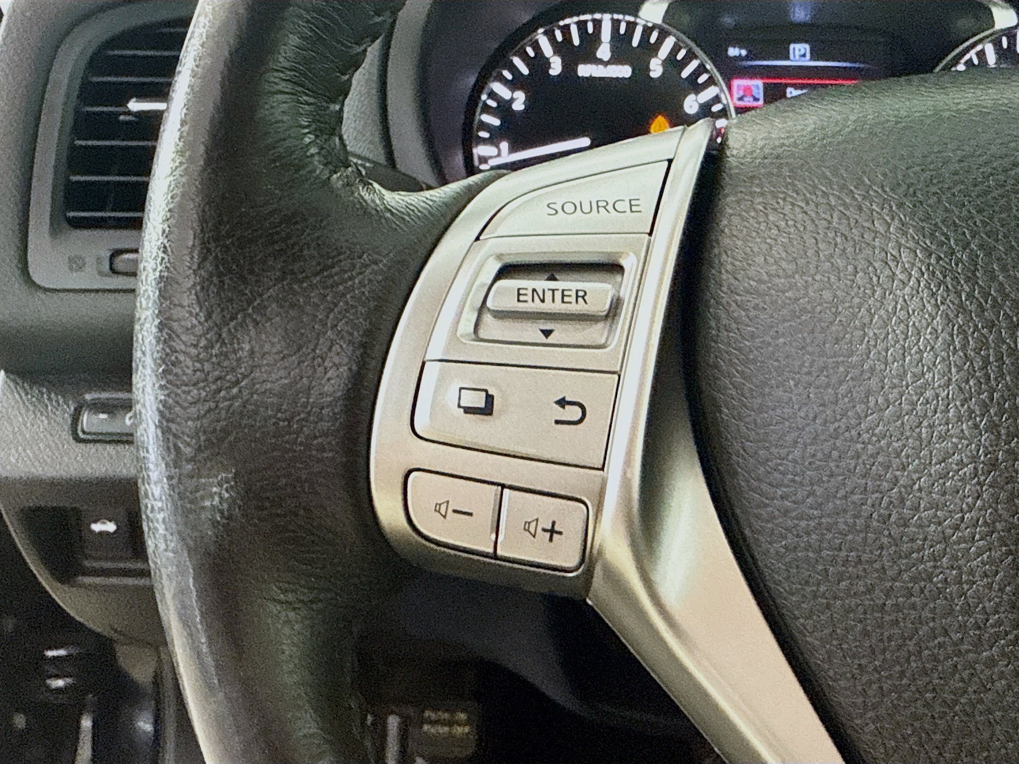 Used 2016 Nissan Altima 2.5 SL w/ Moonroof Package FWD image 14