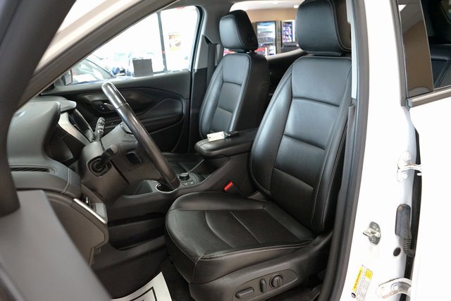 Used 2022 GMC Terrain SLT image 2