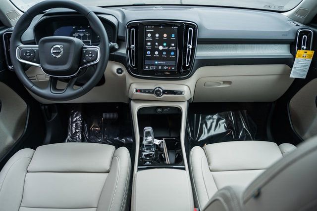 Used 2026 Volvo XC40 B5 Ultra w/ Protection Package Premier image 20