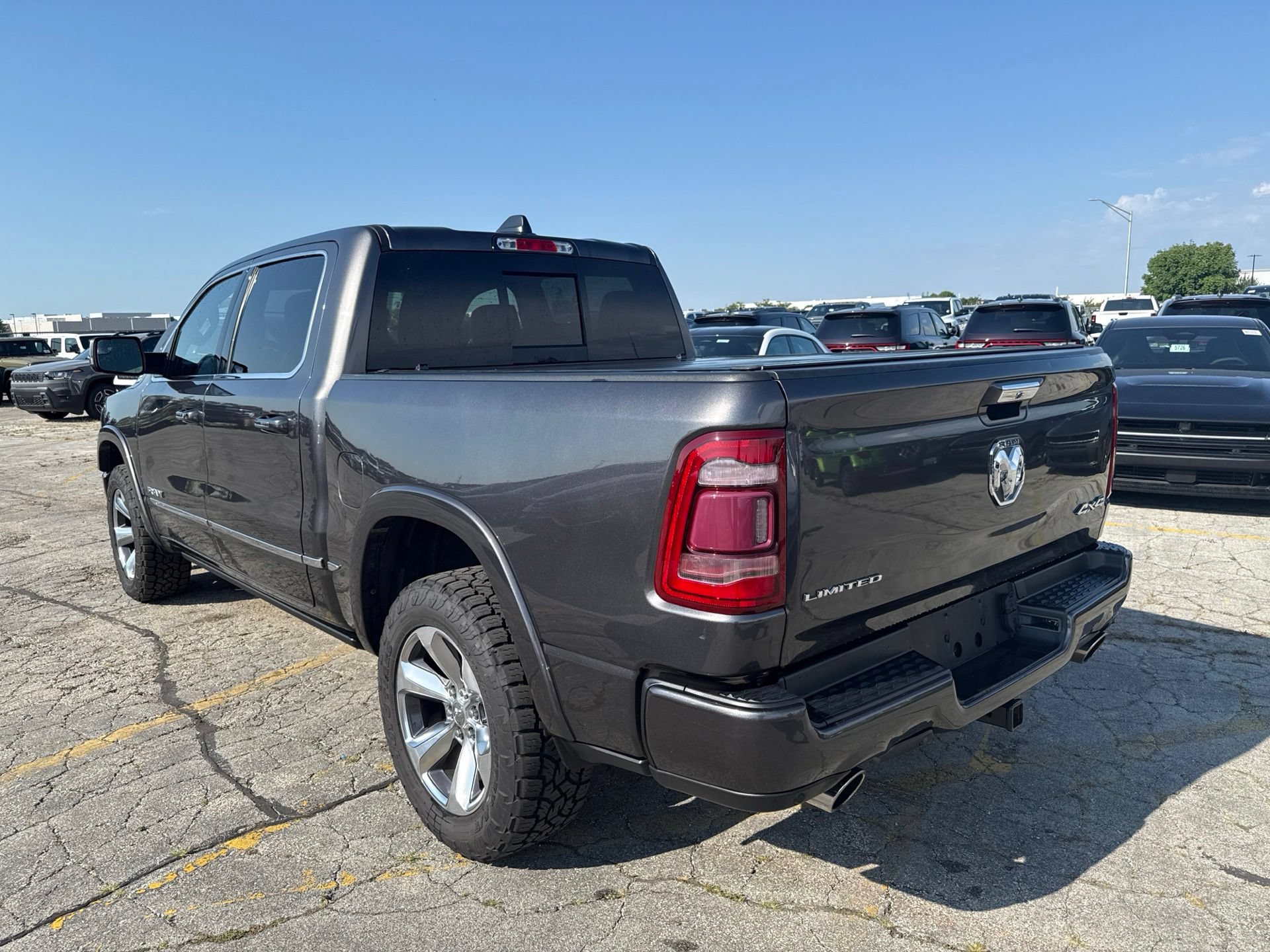 Used 2022 RAM 1500 Limited w/ Body Color Bumper Group AWD/4WD image 8