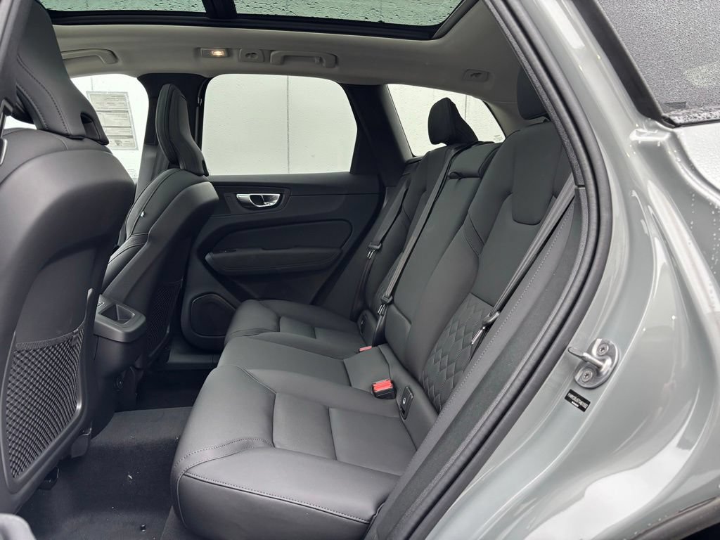 New 2026 Volvo XC60 B5 Core w/ Protection Package Premier AWD/4WD image 16