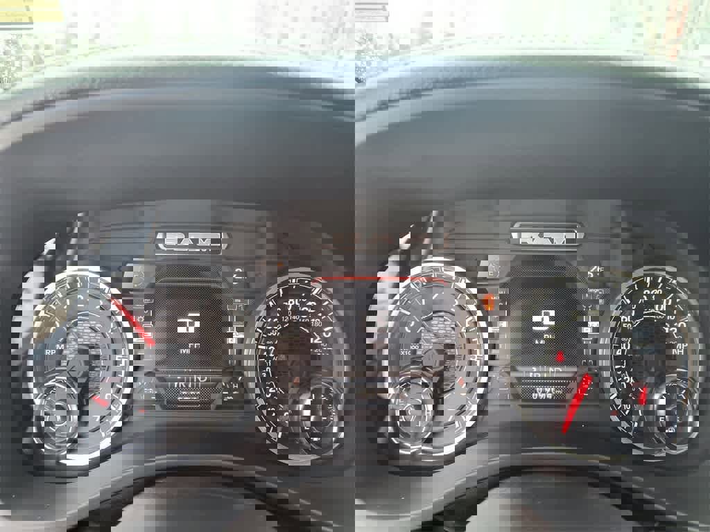 Used 2024 RAM 1500 Laramie image 15