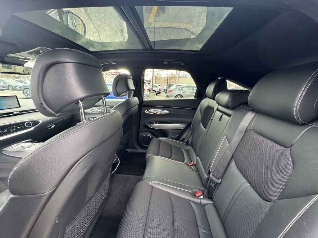 Used 2025 Genesis GV70 3.5T Sport image 15