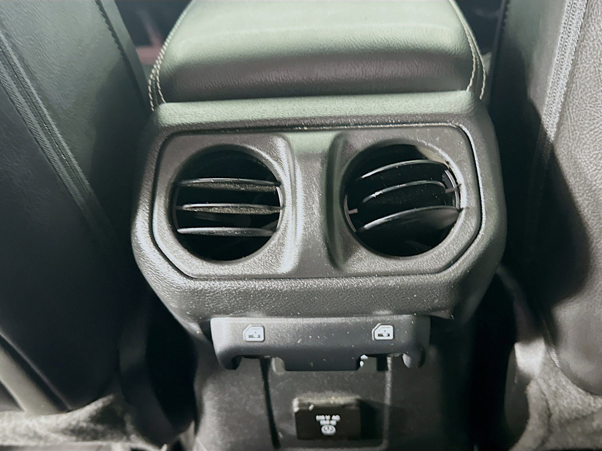 Used 2022 Jeep Wrangler Sahara w/ Safety Group image 27