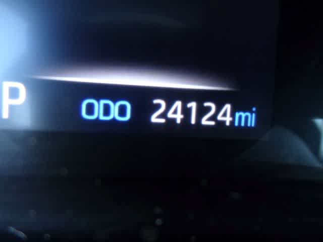 Used 2024 Toyota Sienna XLE FWD image 23