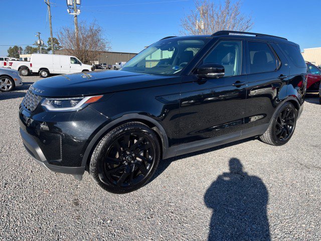Used 2024 Land Rover Discovery S image 2