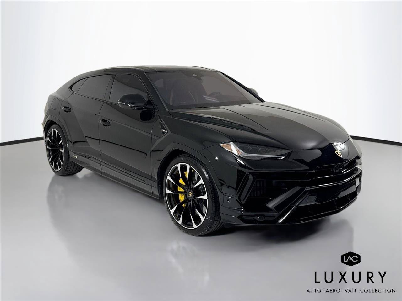 Used 2024 Lamborghini Urus S AWD/4WD image 3