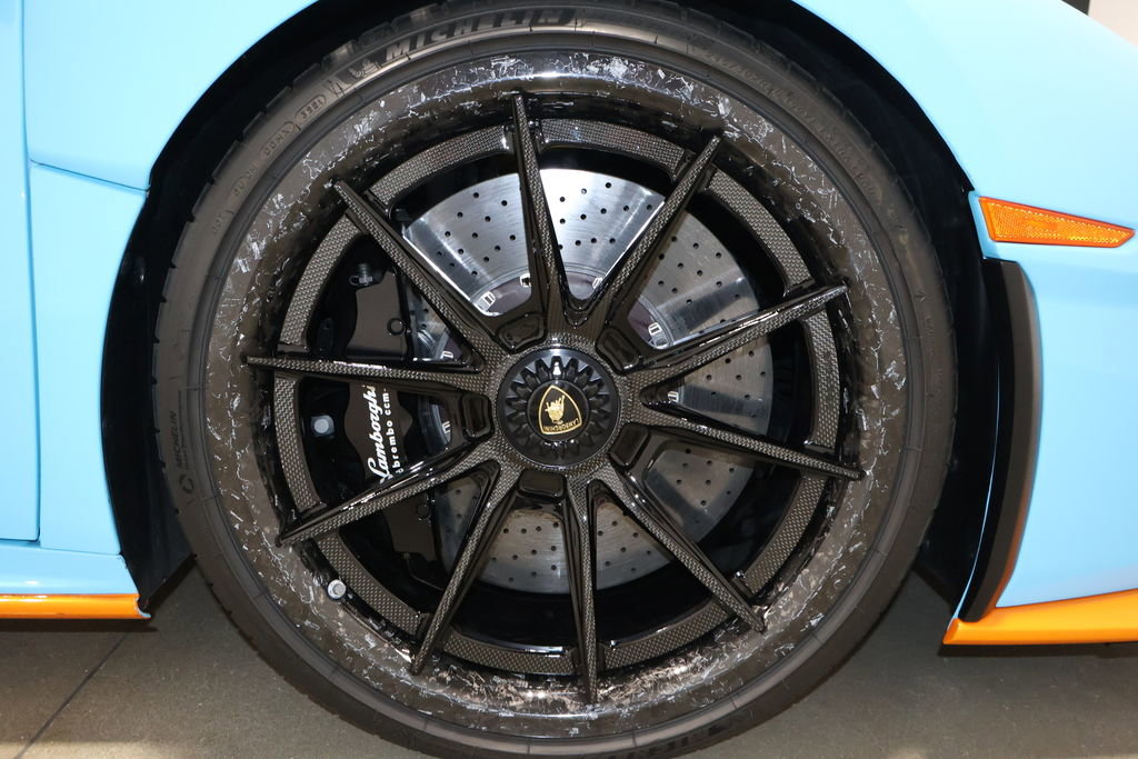 Used 2021 Lamborghini Huracan STO image 25