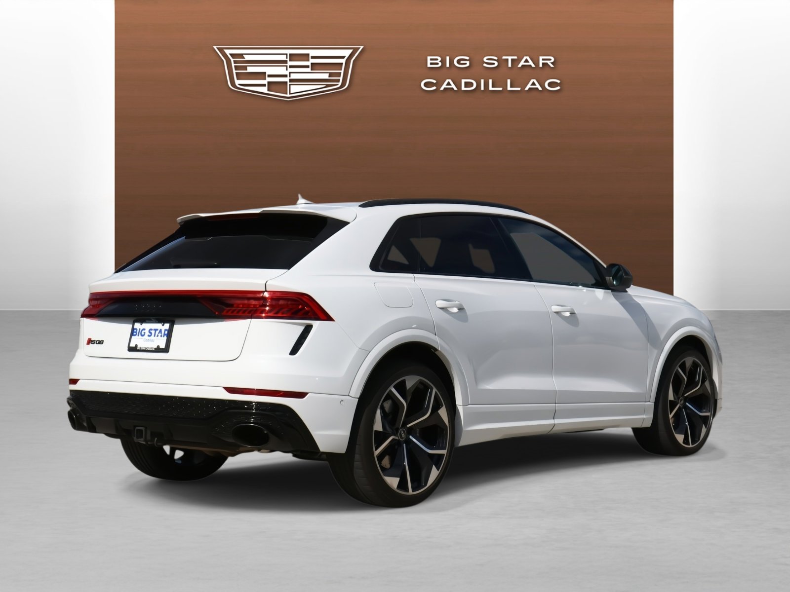 Used 2024 Audi RS Q8 w/ Black Optic Package image 5