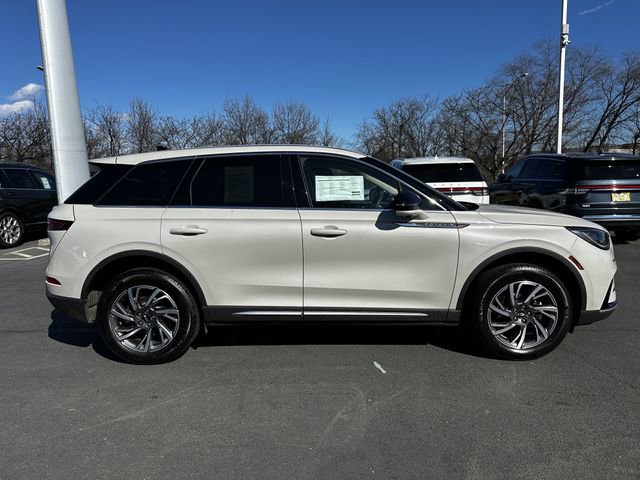 Certified 2024 Lincoln Corsair AWD w/ Equipment Group 101A image 4